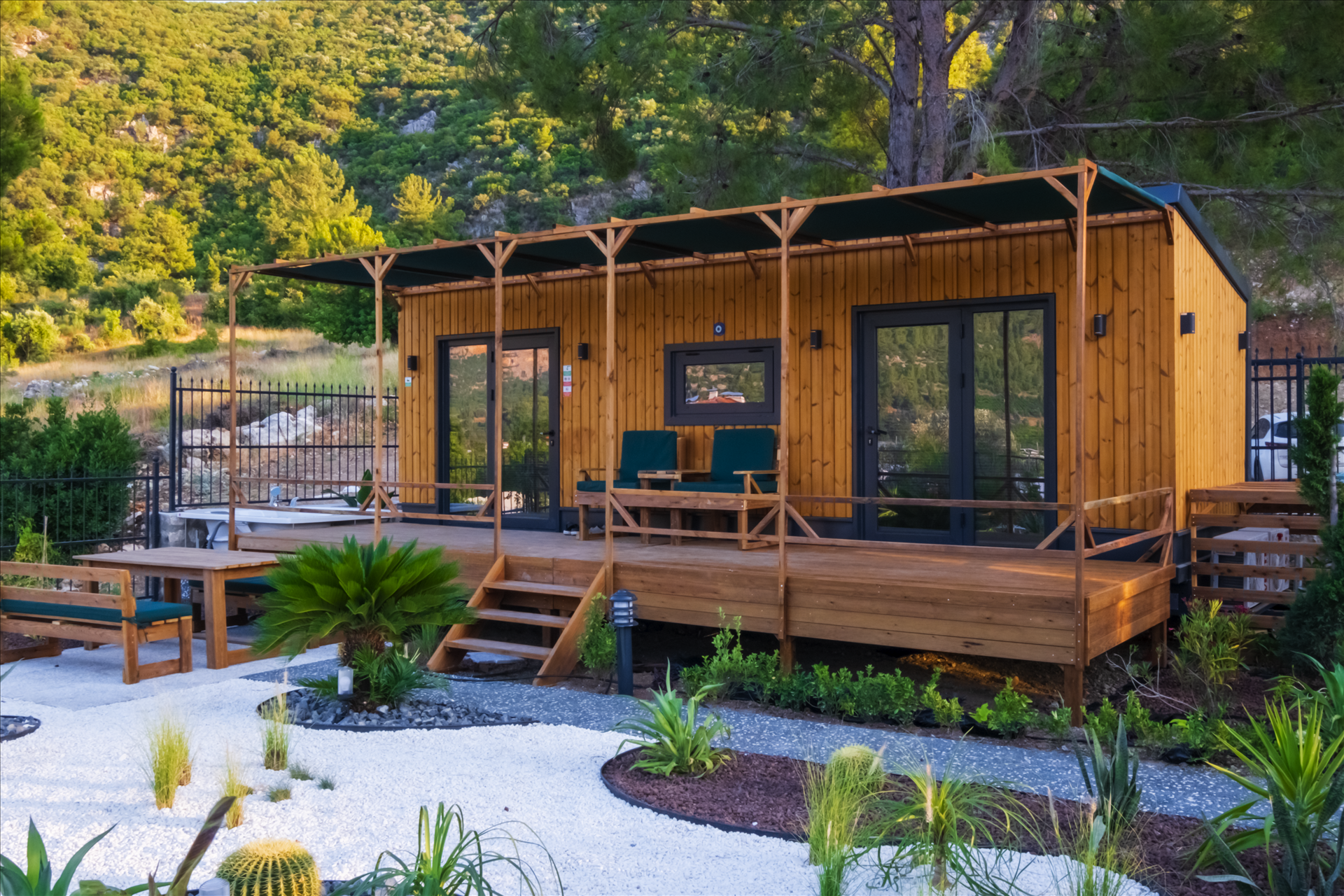 Adrasan Tiny House VIP yaşam alanı ve iç mekân